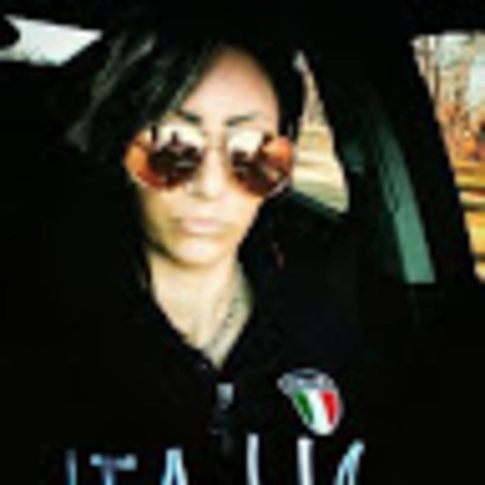 Meet your Posher, Vittoria